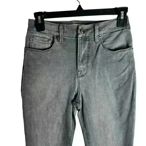 𝅺good American Good Legs Crop Raw Edge | Black071 Size 0/25 - Picture 3 of 10